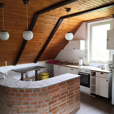 Elisabeth Vendeghaz 3*