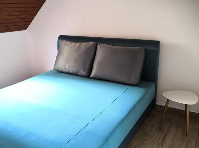 Elisabeth Vendeghaz 3* בלטונודבארי