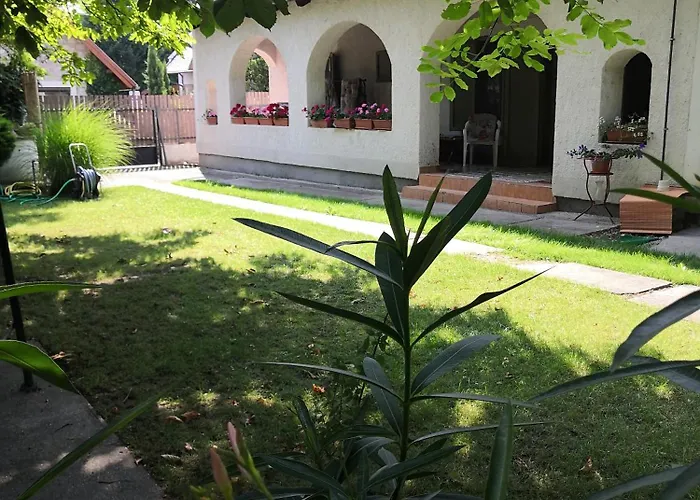 Elisabeth Vendeghaz 3*