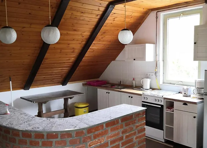 Elisabeth Vendeghaz 3*